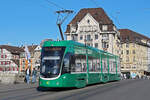 Be 4/6 6007, auf der Linie 15, überquert am 20.02.2023 die Mittlere Rheinbrücke.