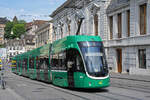 Be 6/8 Flexity 5027, auf der Linie 14, fährt am 10.07.2023 den Steinenberg hoch zur Haltestelle Bankverein.