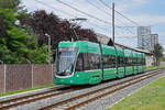 Be 6/8 Flexity 5038, auf der Linie 14, fährt am 17.07.2023 zur Haltestelle Kästeli.