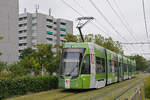 Be 6/8 Flexity 5012 mit der U-Abo Werbung, auf der verlängerten Linie 1, fährt am 17.08.2023 zur Haltestelle Hirzbrunnen/Claraspital.