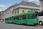 Doppeltraktion, mit den Be 4/4 487 und 488, auf der Linie 16, fährt am 10.07.2023 den Steinenberg hinunter zur Haltestelle Barfüsserplatz.