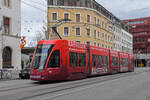 Be 4/6 Flexity 6011 mit der Werbung für die Raiffeisen Bank, auf der wegen der gesperrten Margarethenbrücke umgeleiteten Linie 16, fährt am 12.02.2024 zur Haltestelle am Bahnhof SBB.