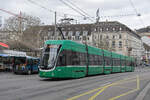 Be 6/8 Flexity 5044, auf der Linie 3, fährt am 19.02.2024 den Steinenberg hoch zur Haltestelle Bankverein.