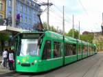 BVB - Tram Be 6/8 307 unterwegs auf der Linie 8 bei der Haltestelle vor em SBB Bahnhof in Basel am 18.04.2009