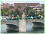 Combino Be 6/8 auf der Mittleren Rheinbrcke in Basel.