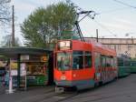 Motorwagen 487 mit der Vollwerbung fr die Billig Fluggesellschaft Easy Jet an der Burgfelden Grenze.