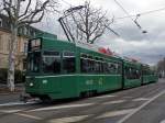 Be 4/6S mit der Betriebsnummer 665 und einem B4 auf der Linie 1 Richtung Haltestelle Schtzenhaus unterwegs.