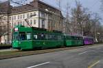 Dreiwagenzug auf der Linie 1 mit dem Be 4/4 486, dem B4S 1502 und dem B4 1430 am Fasnachts Dienstag auf der Linie 1 im Aeschengraben.