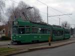 Be 4/6S mit der Betriebsnummer 664 auf der Linie 15 an der Endhaltestelle auf dem Bruderholz.