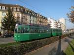 Die Fahrschuhle ist unterwegs mit dem Be 4/4 465 und dem B4 1503 kurz nach der Haltestelle Mnchensteinerstrasse. Die Aufnahme stammt vom 16.03.2012.