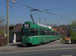 Dreiwagenzug mit dem Be 4/4 491 an der Spitze auf der Linie 3 an der Endstation Birsfelden Hard.