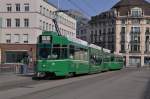 Be 4/6S mit der Betriebsnummer 677 auf der Linie 1 fhrt zur Haltestelle Markthalle.