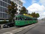 Be 4/4 mit der Betriebsnummer 463 und der B 1503 fahren zur Haltestelle Heiliggeistkirche.