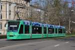 Combino mit der Bertiebsnummer 319 kurz vor dem Bahnhof SBB.