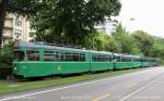 Defekter BVB 14er die 659 Be4/6 S mit B4 im Schlepp von zwei Düwag Be 4/6 651 + 642 kurz vor dem Aeschenplatz bei Basel.