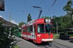 Be 4/4 482 mit der Chemins de fer du Jura Werbung auf der Line 3 an der Endstation Birsfelden Hard.