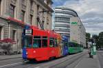 Be 4/4 490 FC Basel zusammen mit dem B 1480 S und dem B 1459 auf der Linie 14 fahren zur Haltestelle Aeschenplatz.