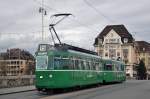 Be 4/4 457 zusammen mit dem B 1473 S auf der Linie 15 überqueren die Mittlere Rheinbrücke.