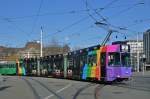 Be 4/6 S 662 mit der Werbung für ICE Uhren, anlässlich der Messe Basel World 15, zusammen mit dem B 1459 auf der Linie 2 fahren Richtung Haltestelle Bahnhof SBB.