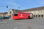 Der historische BVB Be 4/4 413 mit Vollwerbung  SWIZA  beim Badischen Bahnhof in Basel, 17.03.2015.