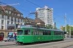 Be 4/6 Düwag 627 hält mit der Fahrschule an der Haltestelle Badischer Bahnhof.