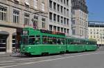 Be 4/4 498 zusammen mit dem B 1491 S und dem B 1461 auf der Linie 1 fahren zur Haltestelle Markthalle.