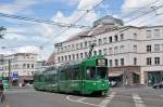 Be 4/6 S 685, auf der wegen einem Polizeieinsatz umgeleiteten Linie 16, wendet am Bahnhof SBB und fährt danach wieder auf das Bruderholz.