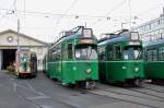 Die Zeit der Be 4/6 Düwag ist in Basel abgelaufen. Auf dem Hof des Depots Dreispitz wartet ein Teil der Wagen auf den Abtransport nach Belgrad. Hier sehen wir die Wagen 639 und 655 und den B 1447. Die Aufnahme stammt vom 03.12.2015.