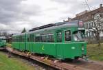 Nun steht der Be 4/6 650 auf dem Eisenbahnwagen und verlässt das Areal Richtung Bahnhof SBB.