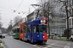 Be 4/4 490 FC Basel zusammen mit dem B 1487 S auf der Linie 15 fährt zur Haltestelle am Aeschenplatz.