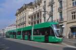 Be 6/8 Flexity 5013, auf der Linie 8, fährt zur Haltestelle am Bahnhof SBB Die Aufnahme stammt vom 01.03.2016.