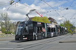 Be 6/8 Flexity 5010 mit der Werbung für Turkish Airlines, auf der Linie 8, fährt zur Haltestelle am Bahnhof SBB.