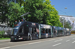 Be 6/8 Flexity 5010, mit einer Werbung für Turkish Airlines, bedient die Haltestelle der Linie 8 am Aeschenplatz. Die Aufnahme stammt vom 25.05.2016.