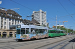 Be 4/4 494, mit einer Werbung für die Galerie LUMAS, zusammen mit dem B 1484 S und dem B 1474, bedienen die Haltestelle der Linie 2 am Badischen Bahnhof.