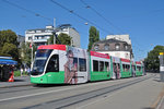 Be 6/8 Flexity 5012, mit einer U-Abo Werbung, bedient die Haltestelle der umgeleiteten Linie 8 beim St.