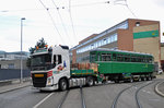 Am 20.10.2016 wurden in der Hauptwerkstatt drei weitere Anhänger für die Reise nach Belgrad auf Lastwagen verladen.