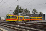 Doppeltraktion, mit dem Be 4/8 202 und dem Be 4/6 208, auf der Linie 17, fährt aus den Depot Hüslimatt Richtung Ettingen. Die Aufnahme stammt vom 28.12.2019.