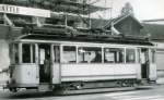 Die Strassenbahn Schwyz - Brunnen am SBB-Bahnhof Seewen: Wagen 3 wartet auf Abfahrt via Schwyz nach Brunnen, 6.August 1963.