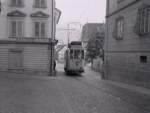 Strassenbahn Schwyz - Brunnen: In der Innenstadt von Schwyz, Herbst 1963.