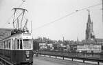 SVB Tram Bern__Zug der Linie 5 zum Ostring mit Tw 114 Be 4/4 von 1947/48 auf der Kirchenfeldbrücke.__27-08-1976
