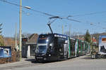 Be 6/8 Flexity 5016, mit der Werbung für Michael Kors, wartet an der Endstation der Linie 3 in Birsfelden.