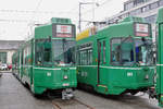 Die beiden Be 4/6S 664 und 668 warten auf dem Hof des Depots Dreispitz auf den Verlad nach Sofia.