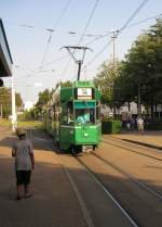 Tram der Linie 14 am 21.8.2011 bei der einfahrt in die Haltestelle St.Jakob    