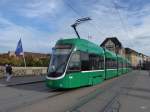 BVB - Tram Be 6/8 5002 unterwegs auf der Linie 8 in der Stadt Basel am 06.10.2015