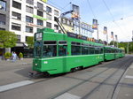 BVB - Tram Be 4/4 498 mit Zwei Beiwagen unterwegs auf der Linie 2 in der Stadt Basel am 09.05.2016