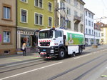 BVB -   Heute bin ich auch mal ein Tram   das Schienenreinigungsfahrzeug ( Mercedes )unterwegs auf den Geleisen der Stadt Basel am 09.05.2016