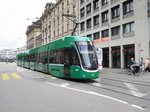 BVB - Tram Be 6/8 5013 unterwegs auf der Linie 8 in der Stadt Basel am 21.06.2016