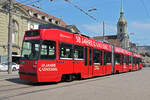 Be 4/6 Vevey Tram 735 mit der Werbung für 50 Jahre Gaskessel, auf der Linie 7, fährt zur Haltestelle beim Bahnhof Bern.