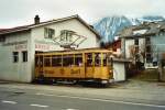 Das ehemalige Zürcher Tram Nummer 1016 steht bereits seit längerer Zeit im Berner Oberland; aufgenommen am 15. März 2009 in Spiez, Restaurant Kreuz