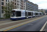 tpg - Tram Be 6/8 876 unterwegs in der Stadt Genf am 16.04.2023